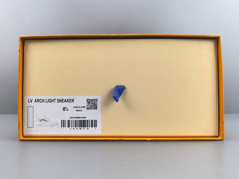 LV Trainer Sneaker 072