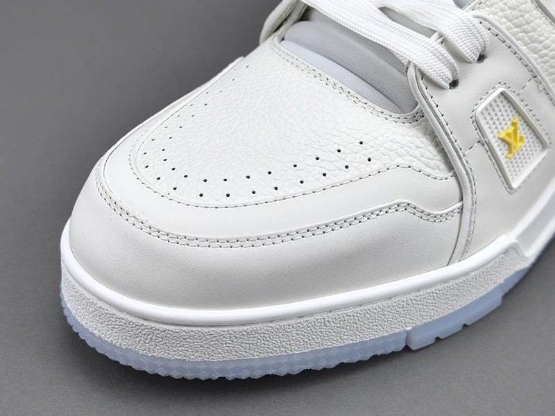 LV Trainer Sneaker 072