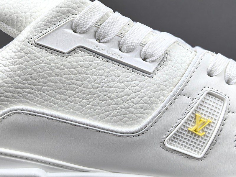 LV Trainer Sneaker 072