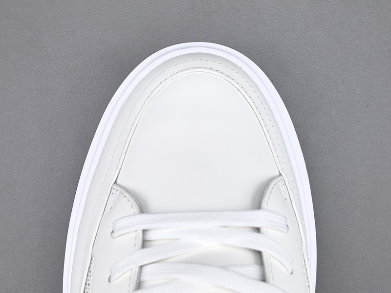 LV Trainer Sneaker 073