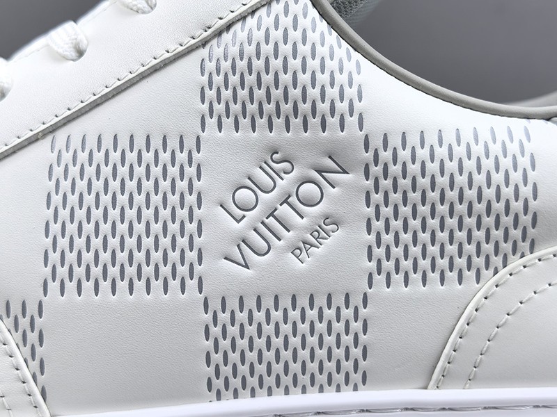 LV Trainer Sneaker 073