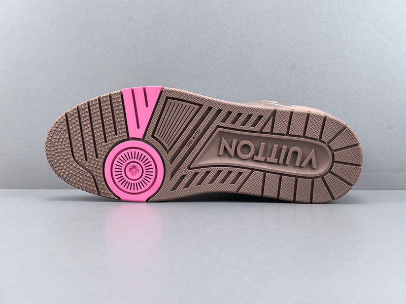 LV Trainer Sneaker 074