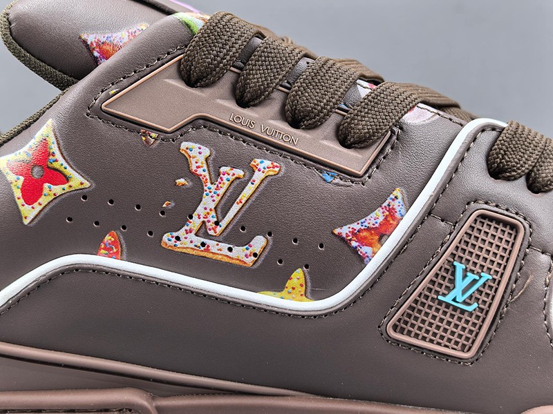 LV Trainer Sneaker 074