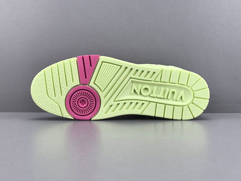 LV Trainer Sneaker 075