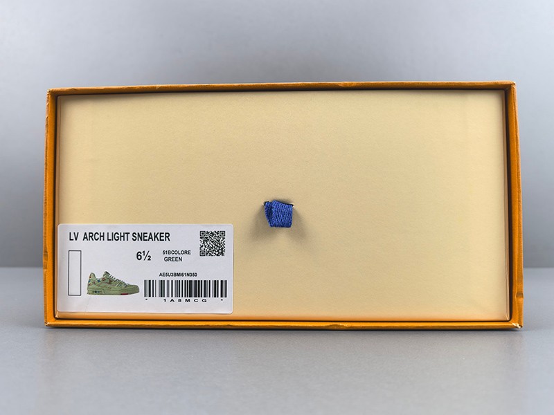 LV Trainer Sneaker 075