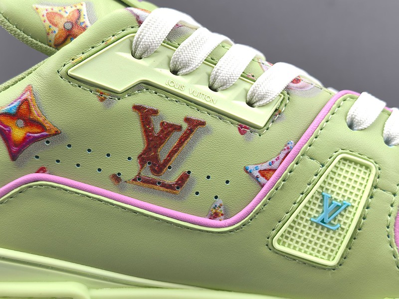 LV Trainer Sneaker 075
