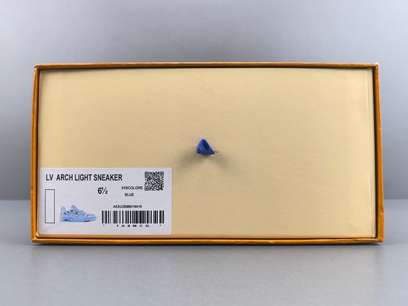 LV Trainer Sneaker 076