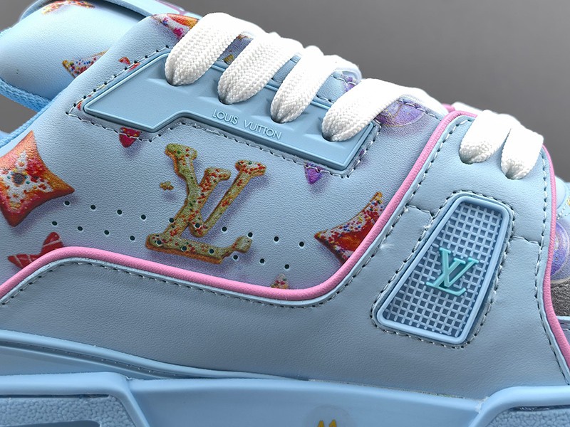LV Trainer Sneaker 076