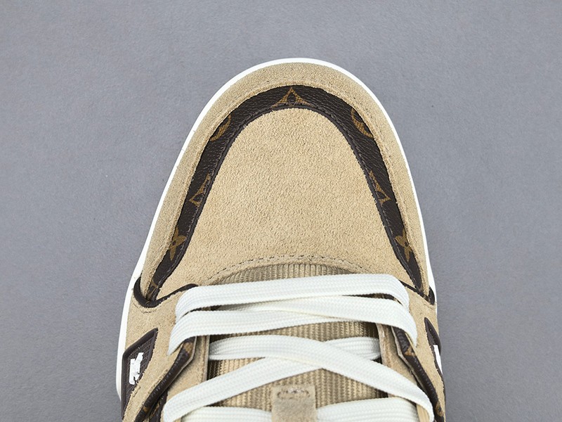 LV Trainer Sneaker 078