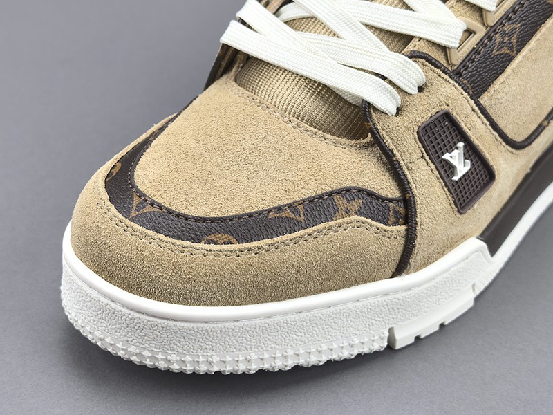 LV Trainer Sneaker 078
