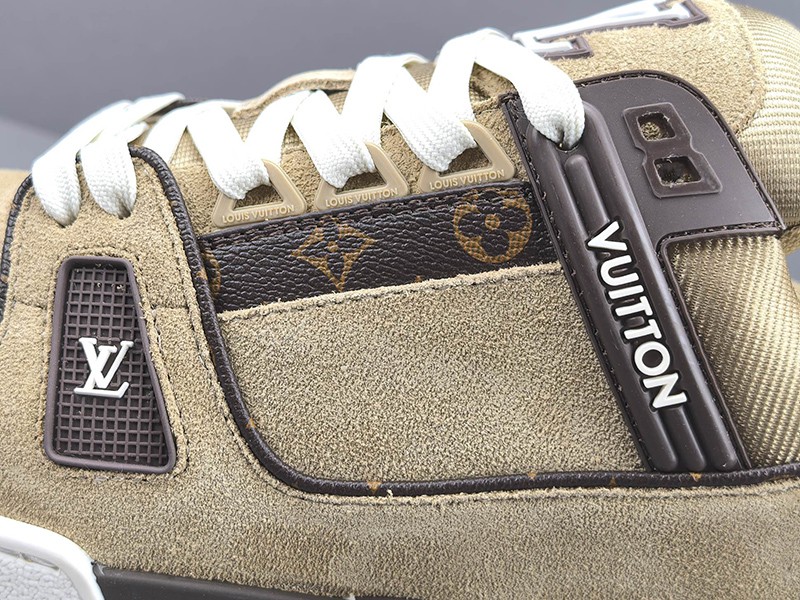 LV Trainer Sneaker 078