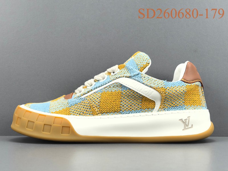 LV Trainer Sneaker 070