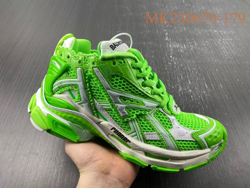 Balenciaga 7.0 Sneaker 016