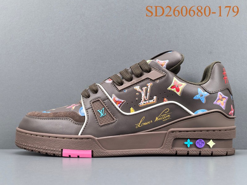 LV Trainer Sneaker 074