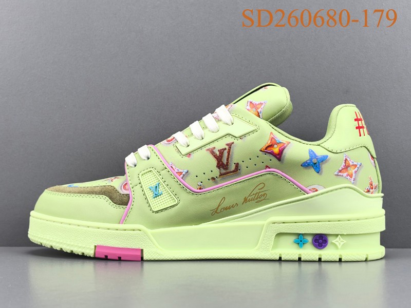 LV Trainer Sneaker 075