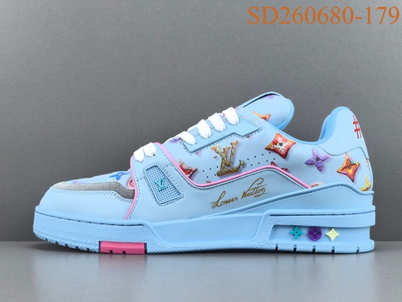 LV Trainer Sneaker 076