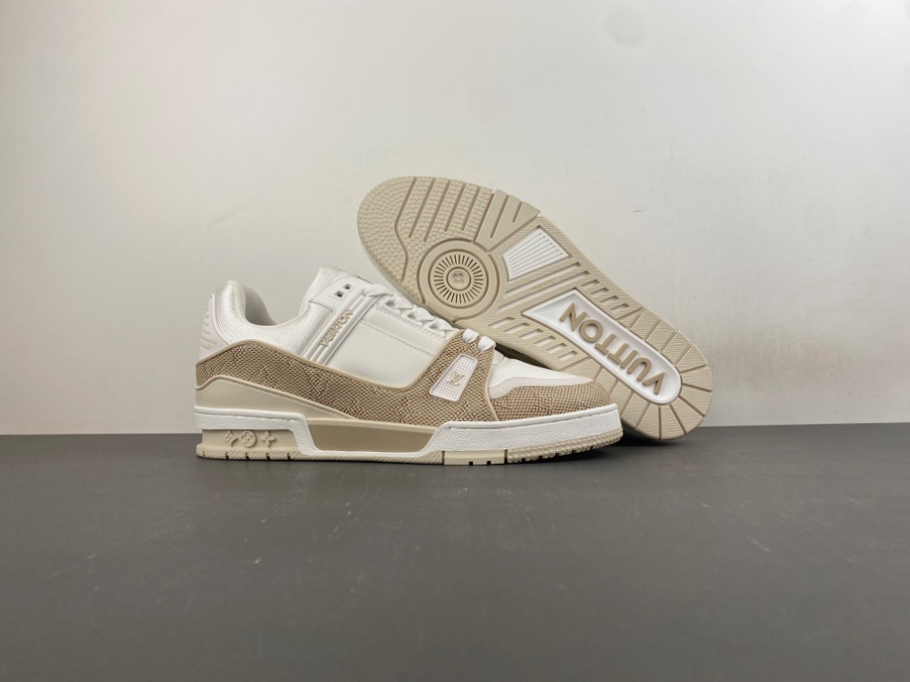 LV Trainer Sneaker X2 081