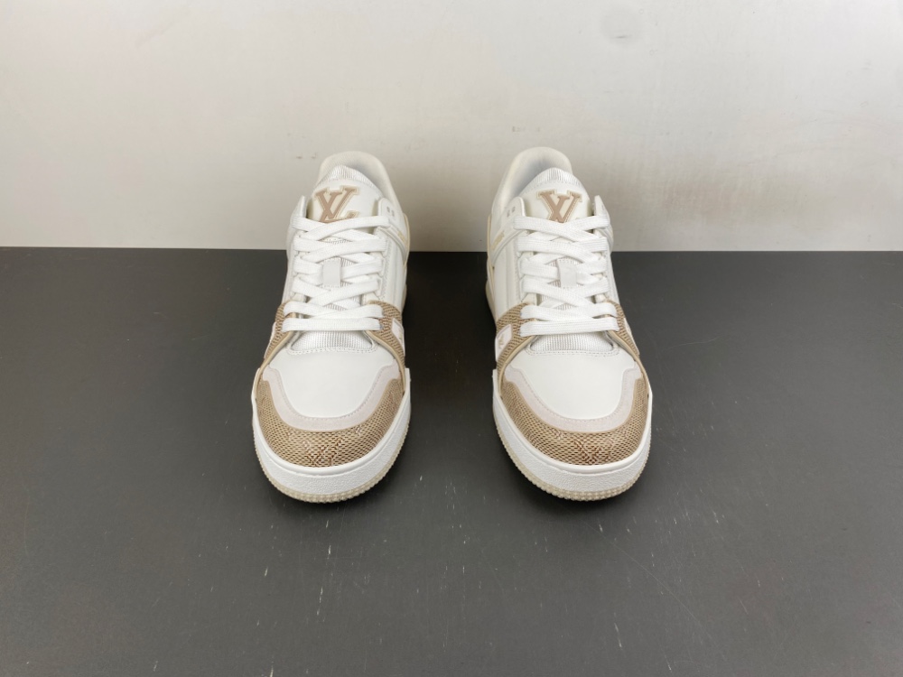 LV Trainer Sneaker X2 081