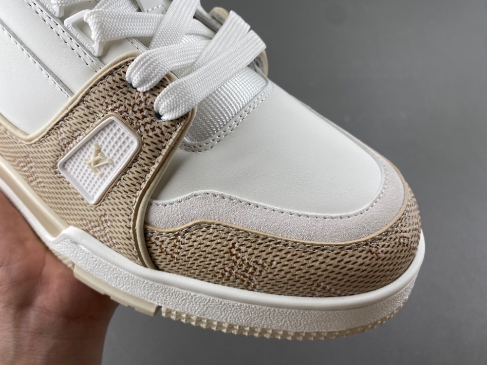 LV Trainer Sneaker X2 081