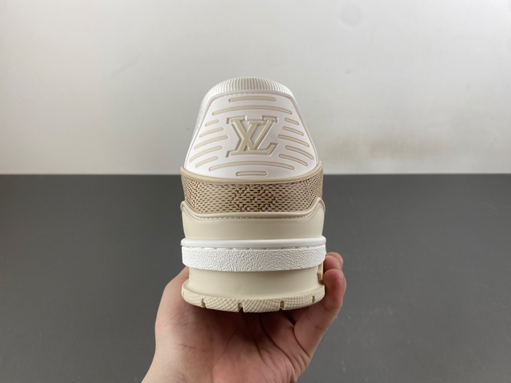 LV Trainer Sneaker X2 081