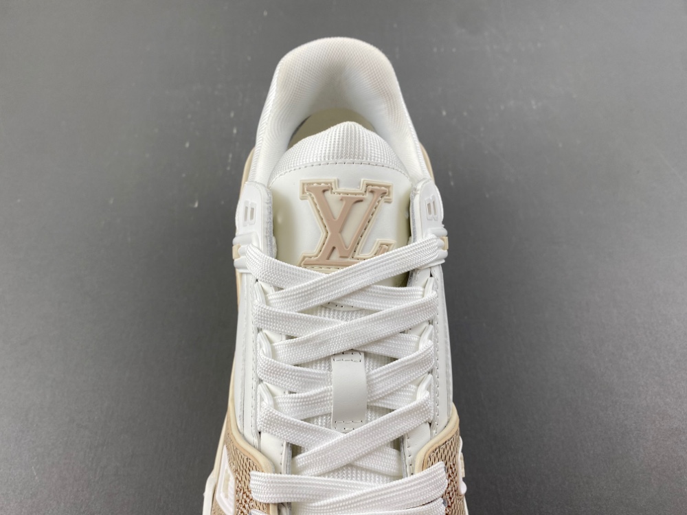 LV Trainer Sneaker X2 081