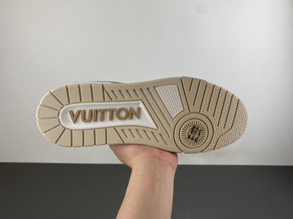 LV Trainer Sneaker X2 081