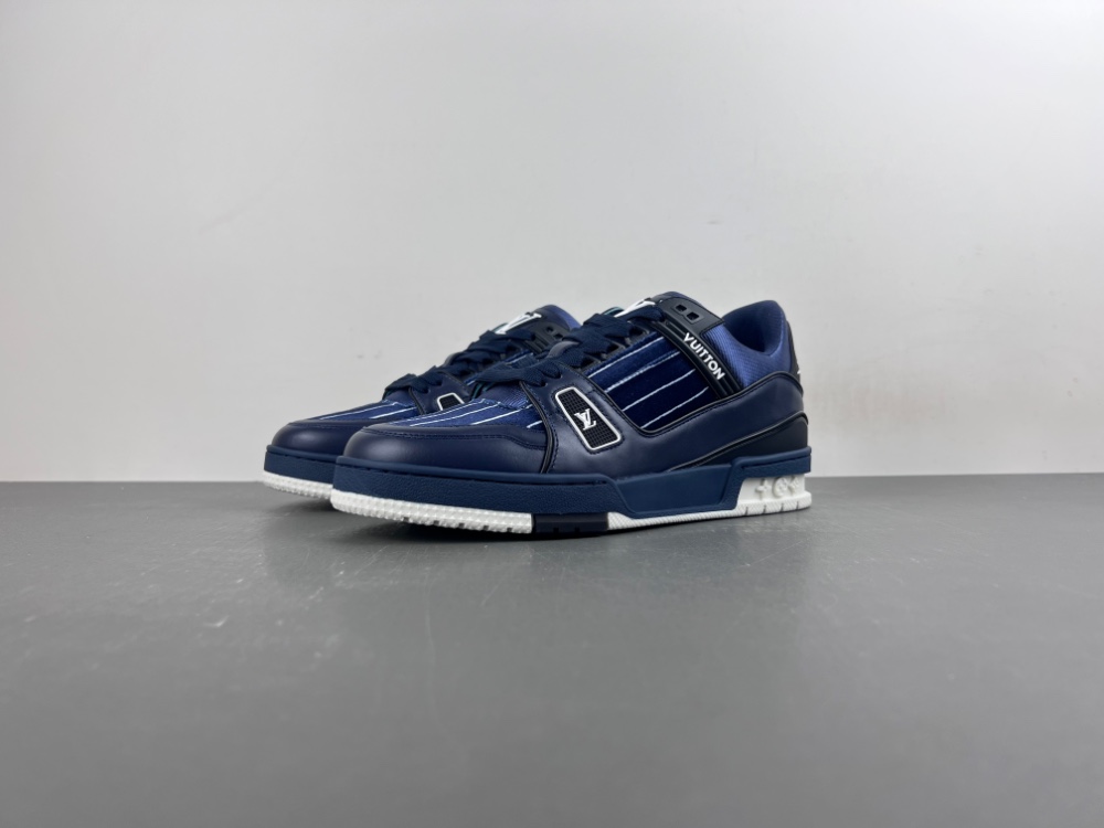 LV Trainer Sneaker X2 082