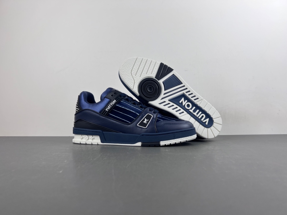 LV Trainer Sneaker X2 082
