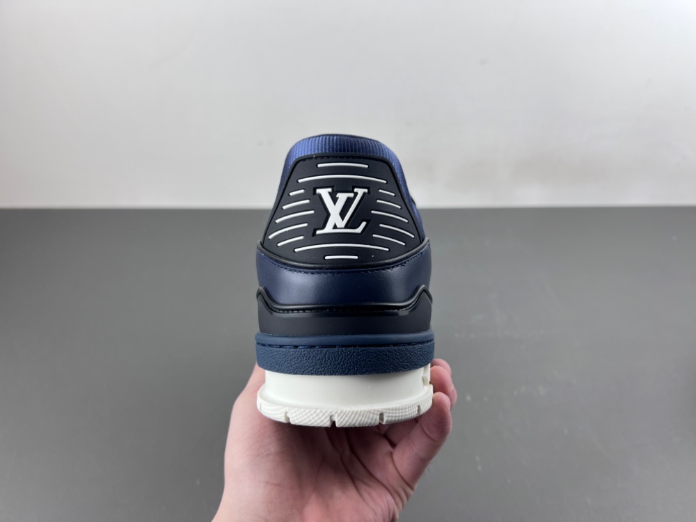 LV Trainer Sneaker X2 082