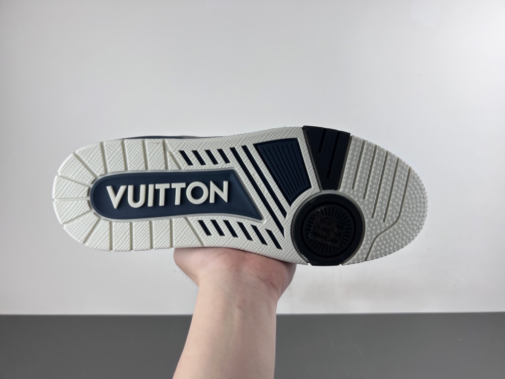 LV Trainer Sneaker X2 082