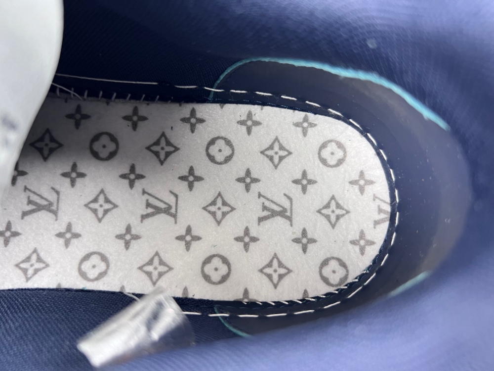 LV Trainer Sneaker X2 082