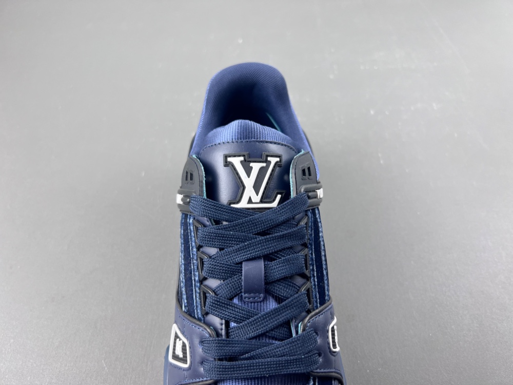 LV Trainer Sneaker X2 082