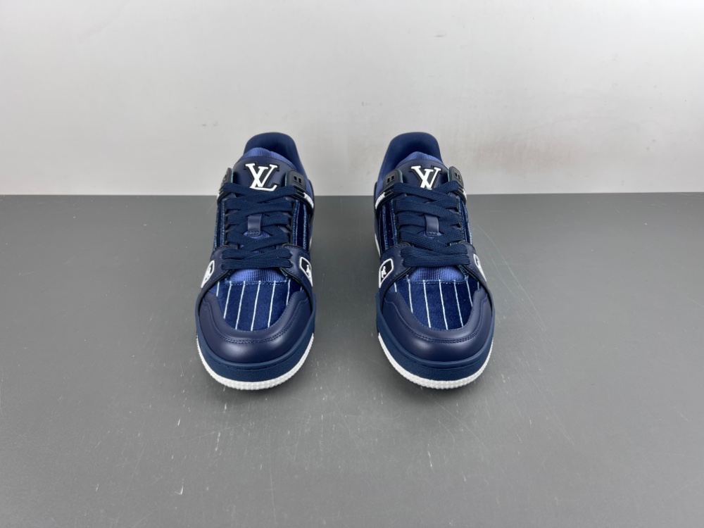 LV Trainer Sneaker X2 082