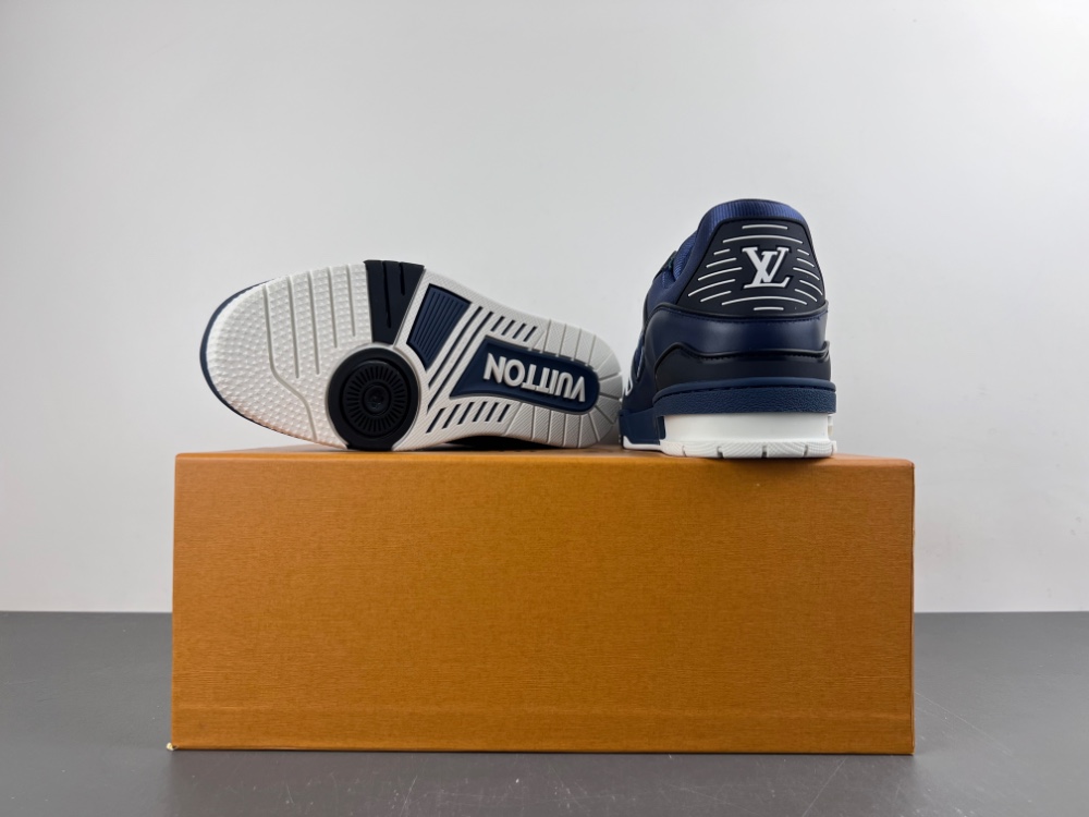 LV Trainer Sneaker X2 082