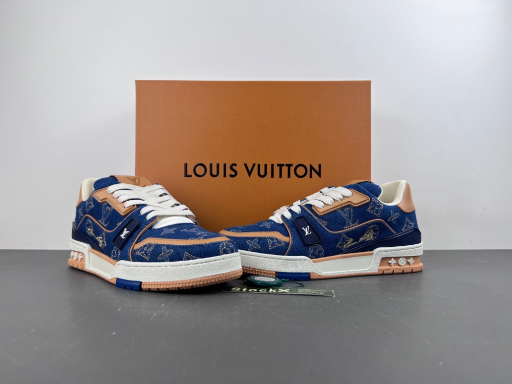 LV Trainer Sneaker X2 084
