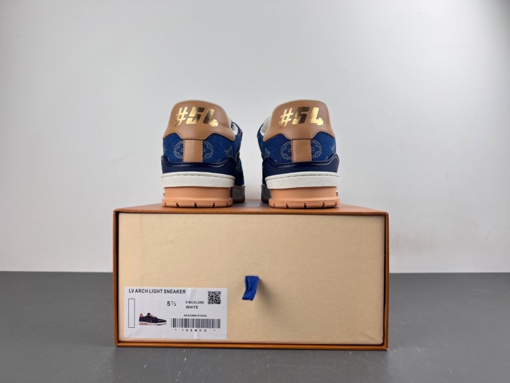 LV Trainer Sneaker X2 084