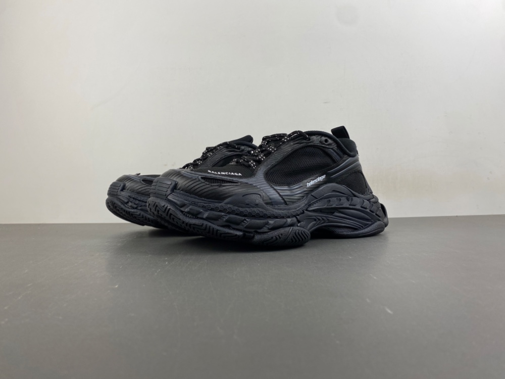 Balenciaga Triple S2 Sneaker 045