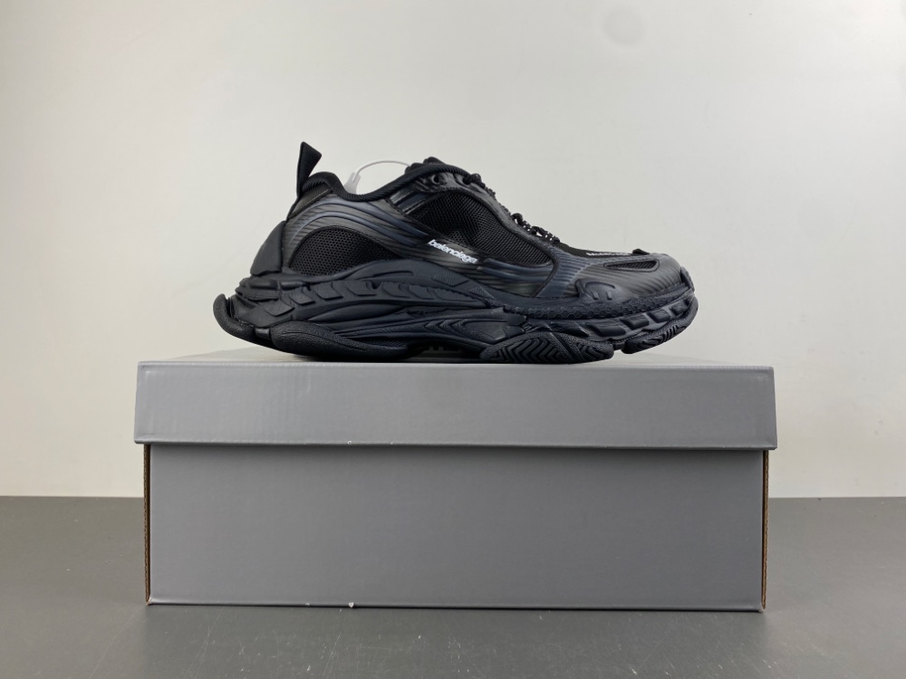 Balenciaga Triple S2 Sneaker 045