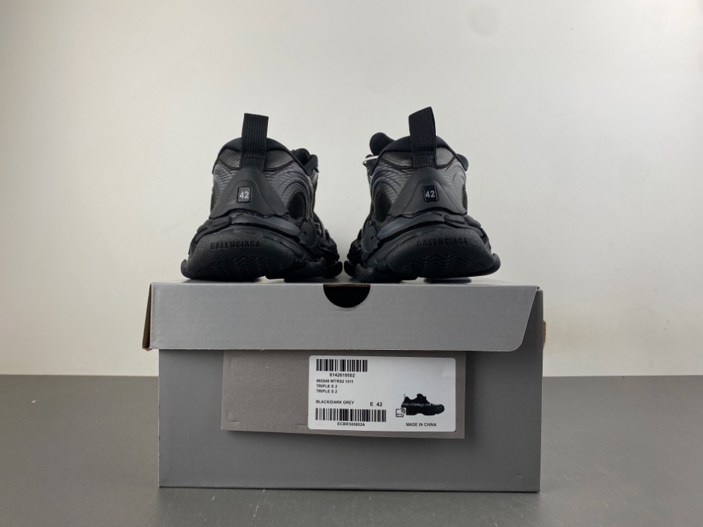 Balenciaga Triple S2 Sneaker 045