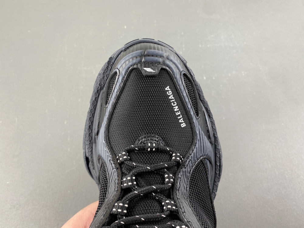 Balenciaga Triple S2 Sneaker 045