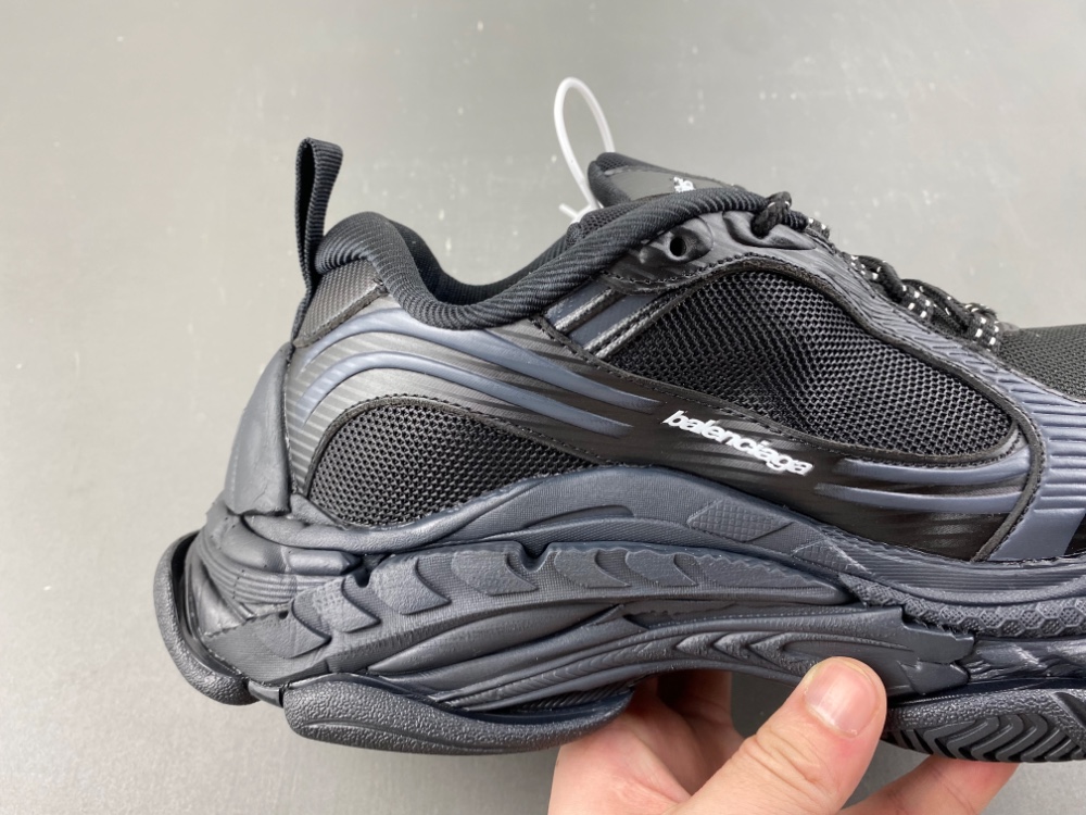 Balenciaga Triple S2 Sneaker 045