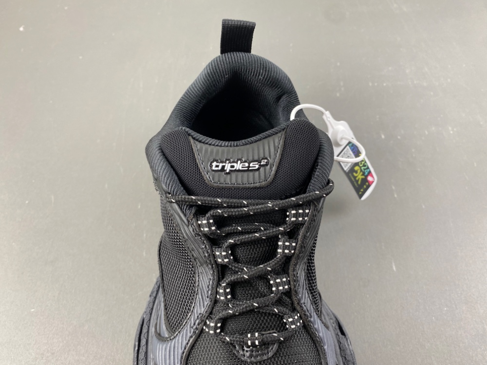 Balenciaga Triple S2 Sneaker 045