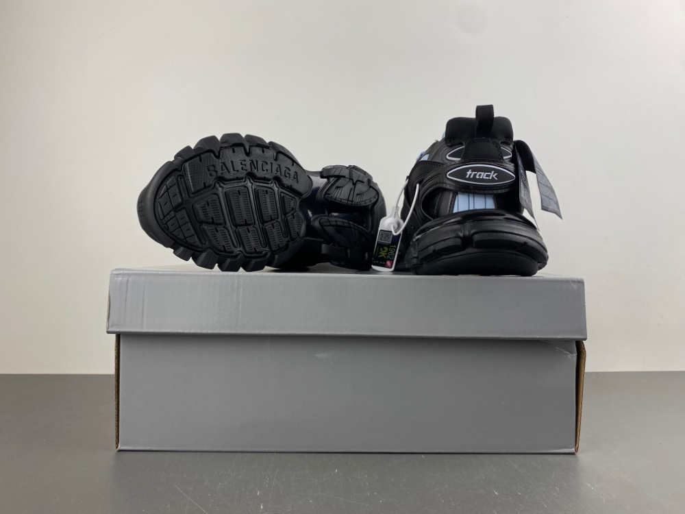 Balenciaga 3.0 Sneaker 016