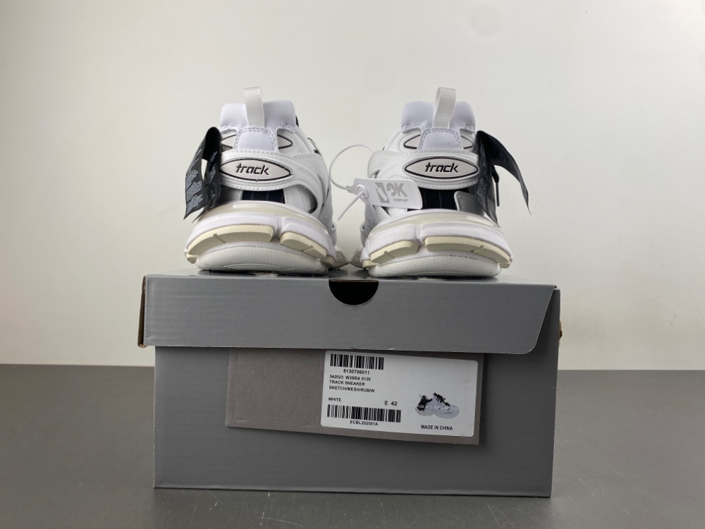 Balenciaga 3.0 Sneaker 015