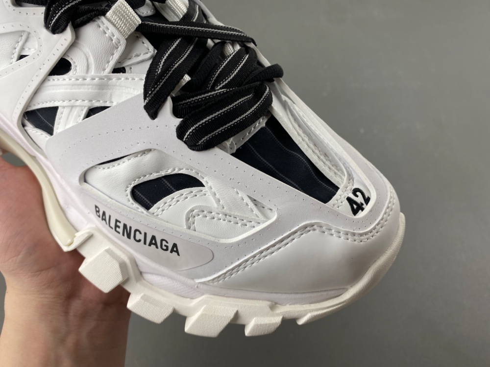 Balenciaga 3.0 Sneaker 015