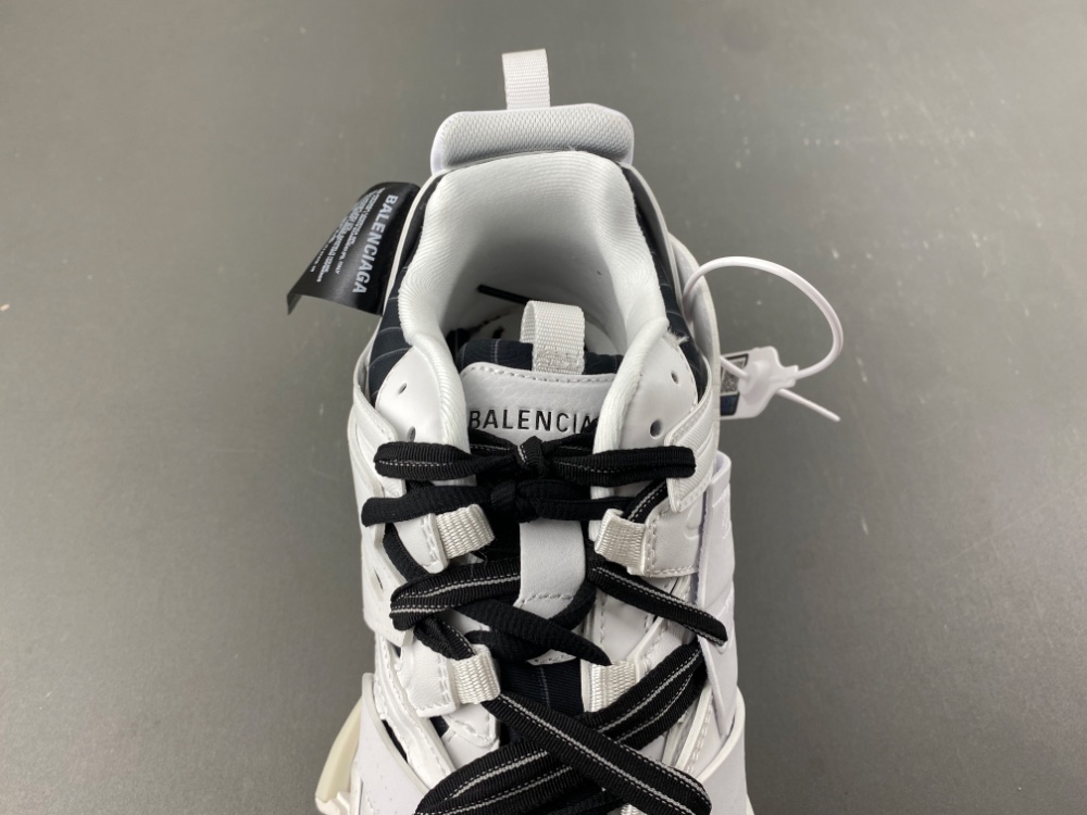 Balenciaga 3.0 Sneaker 015