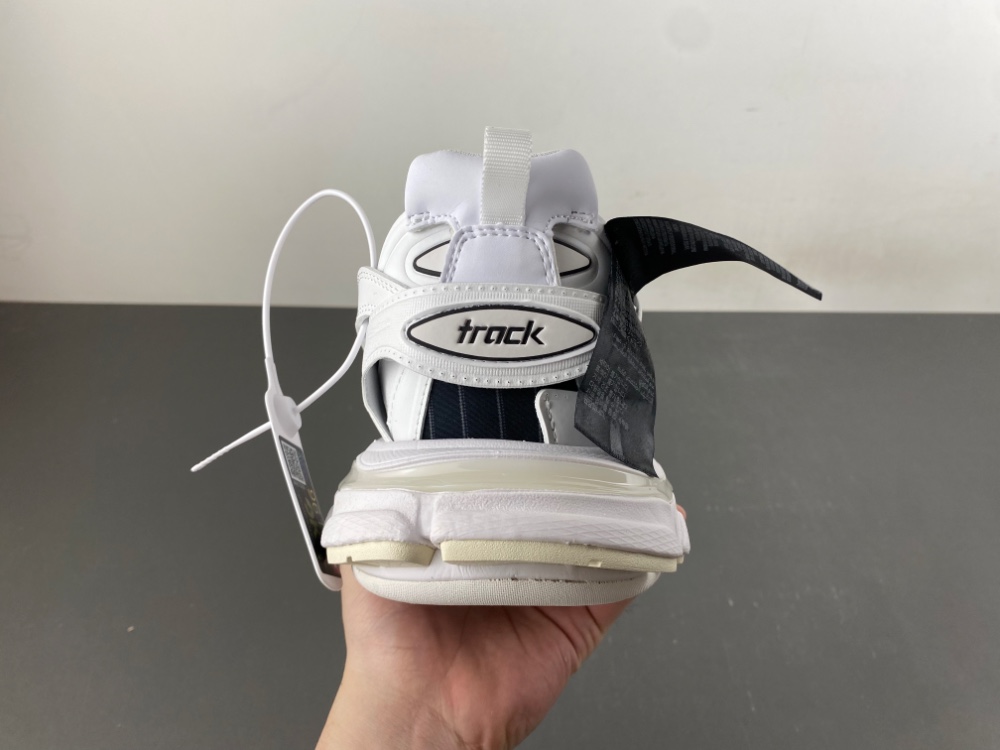 Balenciaga 3.0 Sneaker 015