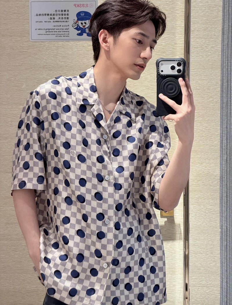 LV T-shirt 068