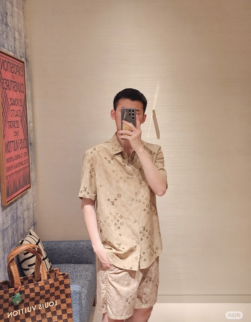 LV T-shirt 066