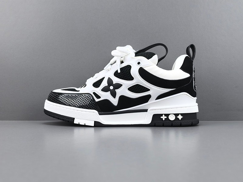 LV Trainer Sneaker 086